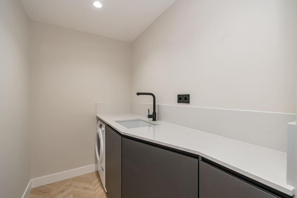 Puerta Del Sol 3Br 3Bh Apartman Madrid Kültér fotó